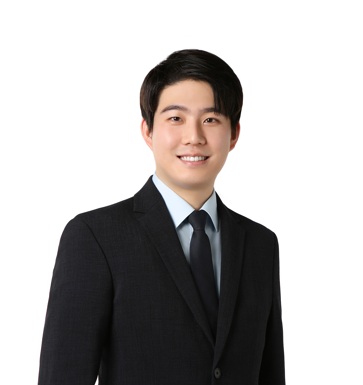 윤상보_상반신_최종수정.jpg